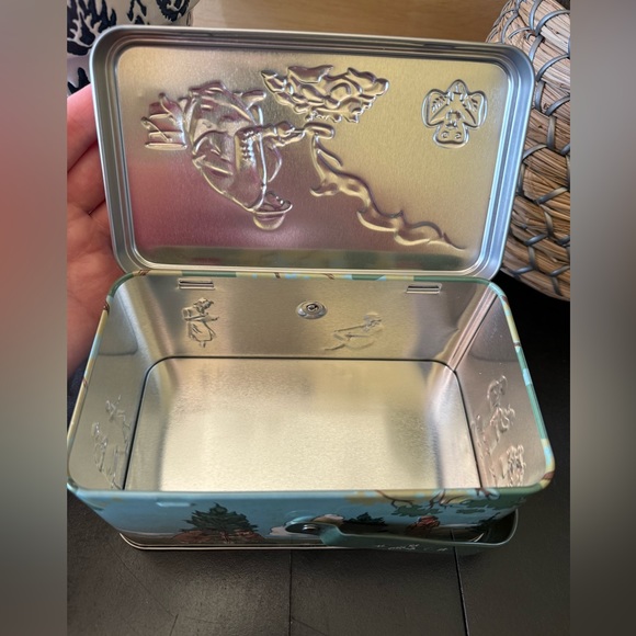 SOLD 💚 Adorable Girl Scouts Camping Pail Tin Box w/ Handle - Picture 7 of 11